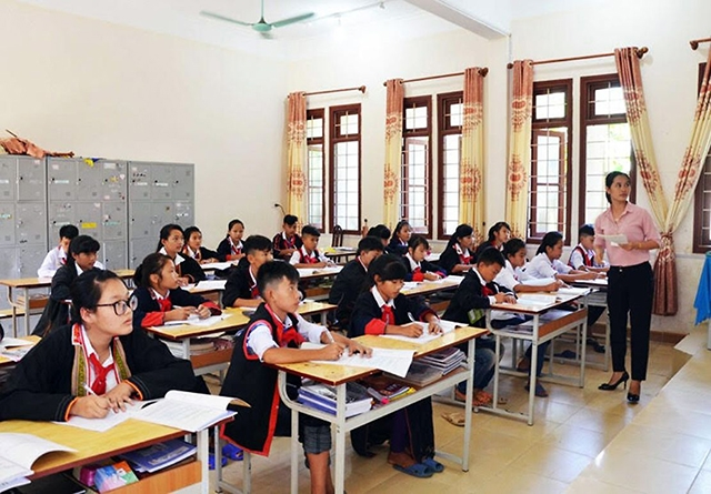 Chính sách miễn, giảm học phí cho học sinh, sinh viên vùng dân tộc thiểu số và miền núi (07/12/2021)